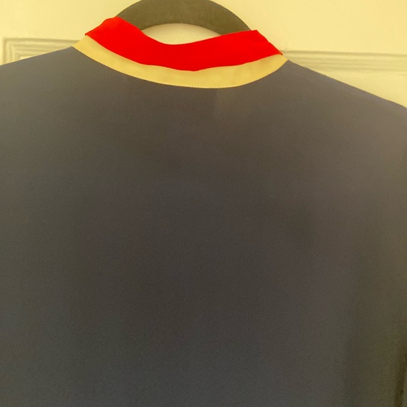 Gucci GG pearl button detailed blouse in navy silk - Picture 3 of 6